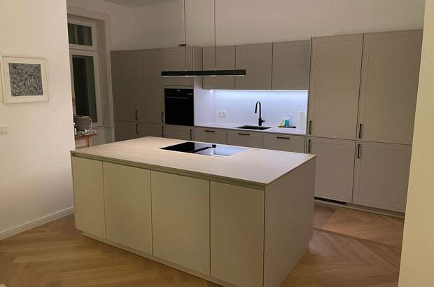 Altbauwohnung mit Balkon mieten in 1130 Wien (Bild 2)