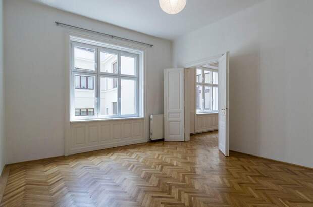 Altbauwohnung mit Balkon kaufen in 1060 Wien (Bild 1)