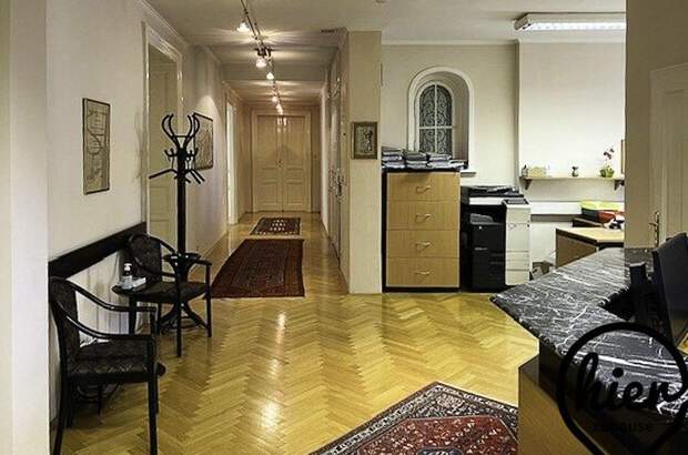 Altbauwohnung mit Balkon mieten in 8010 Graz (Bild 2)