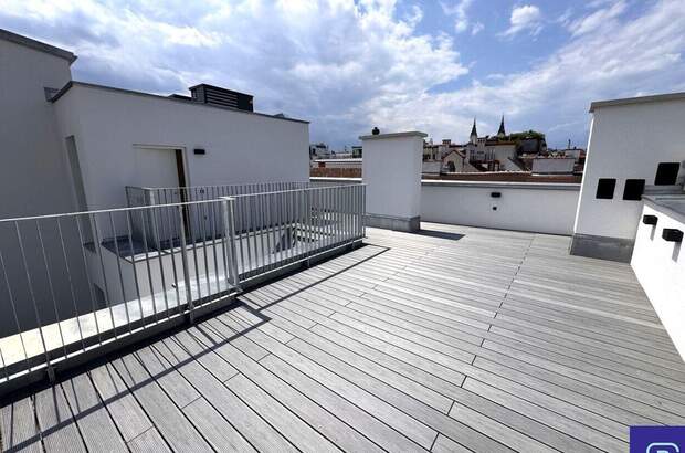 Altbauwohnung mit Balkon mieten in 1080 Wien