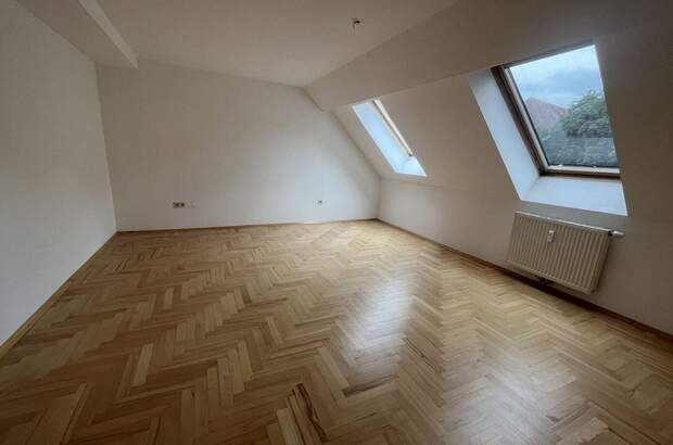 Altbauwohnung mit Balkon mieten in 8020 Graz (Bild 3)