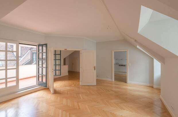 Altbauwohnung mit Balkon mieten in 1010 Wien (Bild 1)