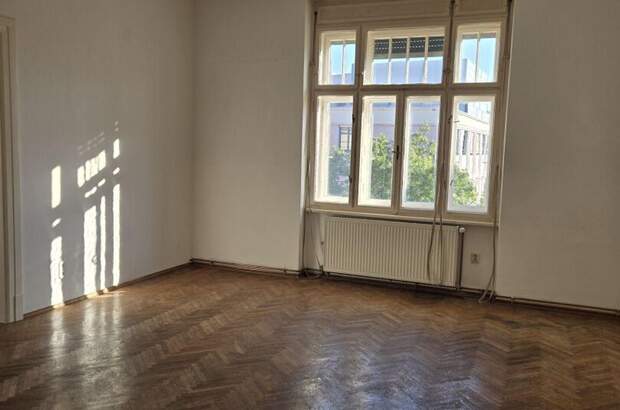 Altbauwohnung mit Balkon mieten in 8010 Graz (Bild 1)