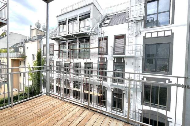 Altbauwohnung mit Balkon kaufen in 1040 Wien