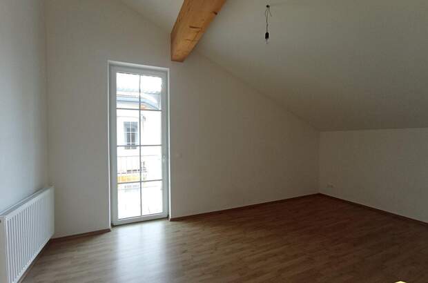 Altbauwohnung mit Balkon mieten in 2565 Weissenbach (Bild 4)