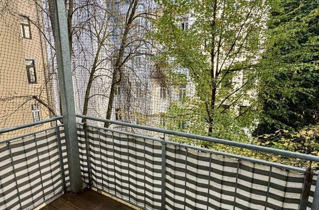 Altbauwohnung mit Balkon kaufen in 1180 Wien (Bild 1)