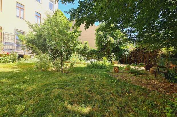 Altbauwohnung mit Balkon kaufen in 1130 Wien (Bild 1)