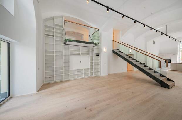 Altbauwohnung mit Balkon kaufen in 1040 Wien (Bild 1)