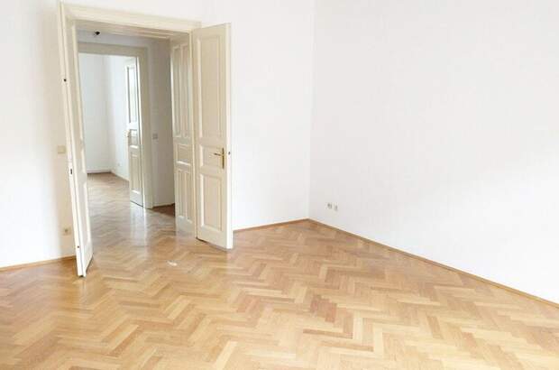 Altbauwohnung mit Balkon mieten in 8010 Graz (Bild 1)