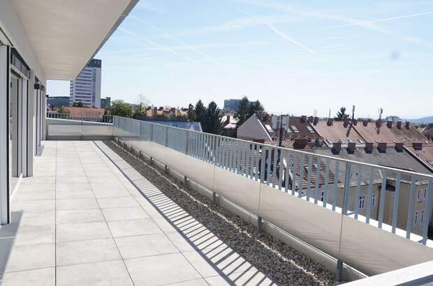 Altbauwohnung mit Balkon kaufen in 8010 Graz (Bild 1)