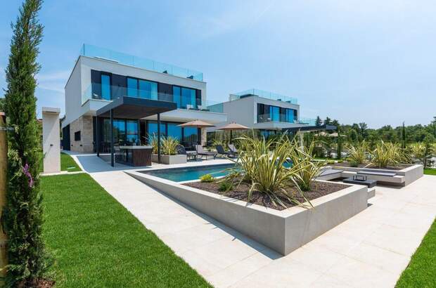 Haus mit Garten kaufen in 52466 Porec (Bild 3)