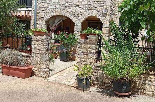 Haus kaufen in 52440 Porec (Bild 1)