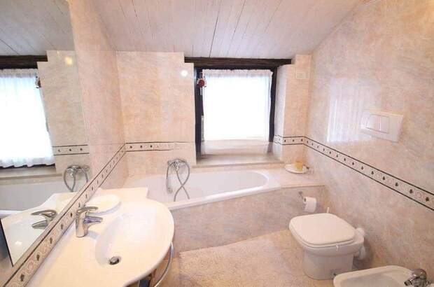 Haus mit Garten kaufen in 32100 Visome (Bild 2)