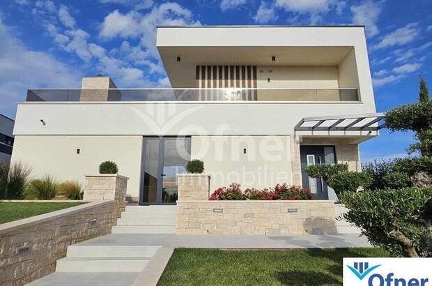 Haus kaufen in 52440 Porec (Bild 1)