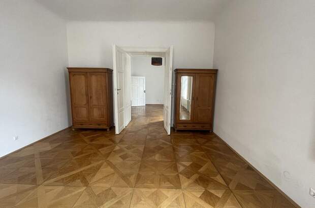 Altbauwohnung mit Balkon mieten in 8010 Graz (Bild 1)