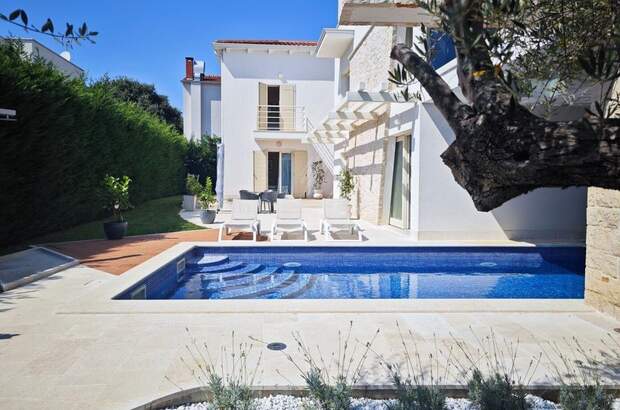 Haus kaufen in 52440 Porec (Bild 1)