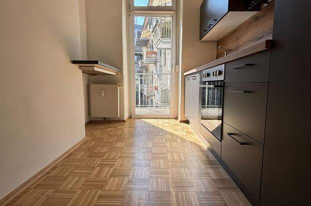 Altbauwohnung mit Balkon mieten in 8010 Graz (Bild 1)