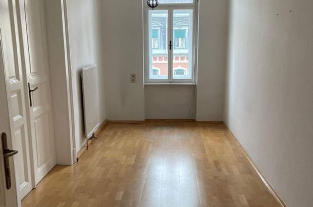 Altbauwohnung mit Balkon mieten in 8010 Graz (Bild 4)