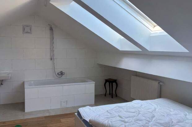 Altbauwohnung mit Balkon kaufen in 4810 Gmunden