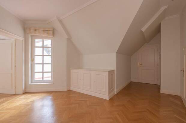 Altbauwohnung mit Balkon mieten in 1010 Wien (Bild 5)
