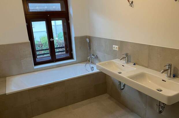 Wohnung mit Balkon kaufen in 83395 Freilassing (Bild 2)