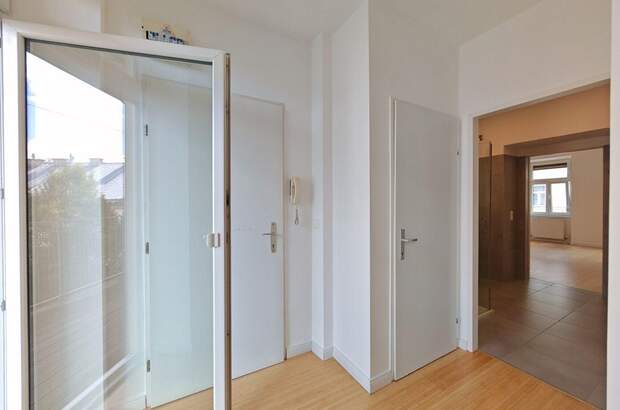 Altbauwohnung mit Balkon kaufen in 1100 Wien (Bild 3)