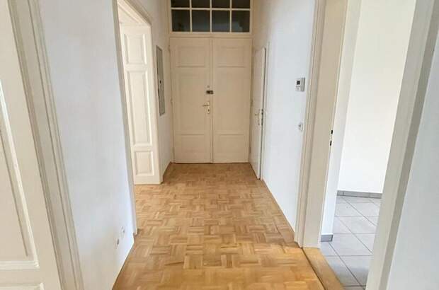 Altbauwohnung mit Balkon mieten in 8010 Graz (Bild 4)