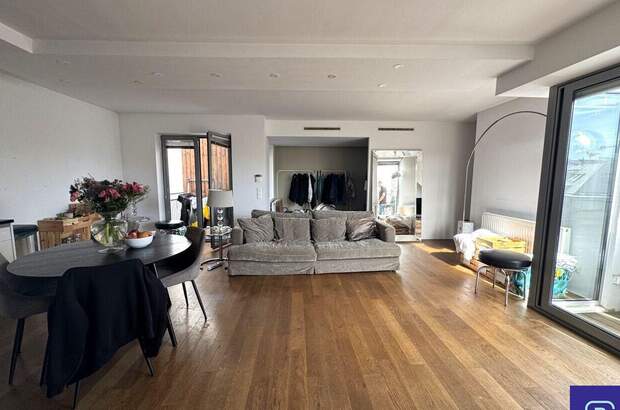Altbauwohnung mit Balkon kaufen in 1050 Wien (Bild 2)