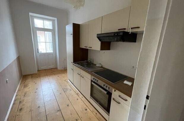 Altbauwohnung mit Balkon mieten in 8010 Graz (Bild 2)
