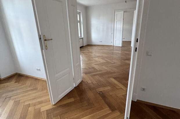 Altbauwohnung mit Balkon mieten in 8010 Graz (Bild 4)