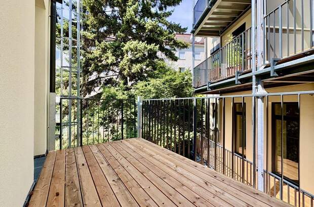 Altbauwohnung mit Balkon kaufen in 1150 Wien (Bild 2)