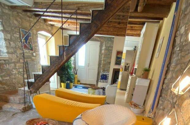 Haus kaufen in 52466 Novigrad (Bild 2)