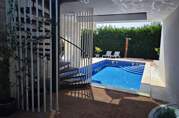 Haus kaufen in 52440 Porec (Bild 2)