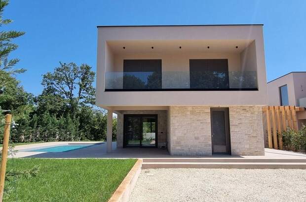 Haus kaufen in 52440 Porec (Bild 1)