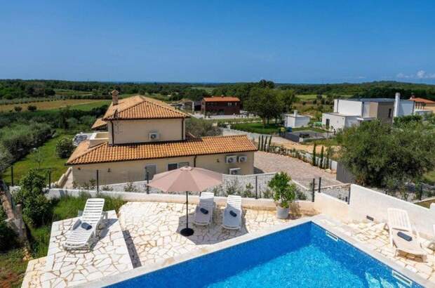 Haus kaufen in 52244 Porec (Bild 1)