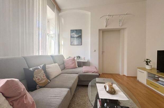 Altbauwohnung mit Balkon kaufen in 8010 Graz (Bild 1)