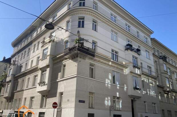 Altbauwohnung mit Balkon kaufen in 1030 Wien 3. (Bild 1)