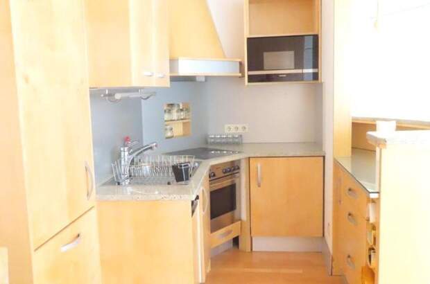 Altbauwohnung mit Balkon mieten in 1070 Wien (Bild 2)