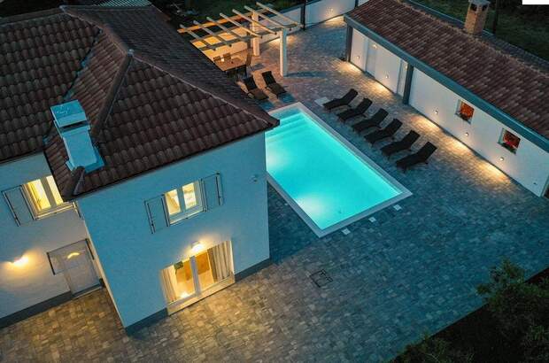 Haus mit Garten kaufen in 23000 Zadar (Bild 3)