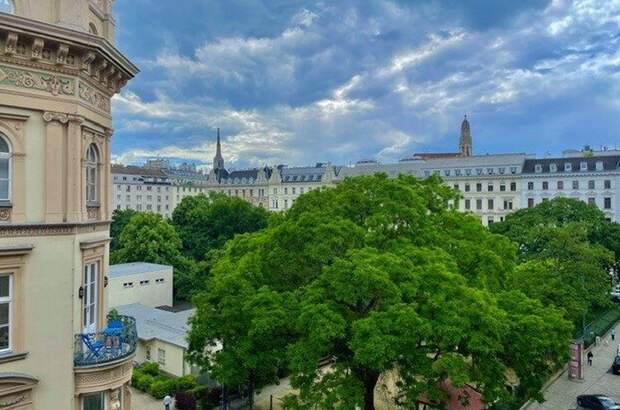 Altbauwohnung mit Balkon mieten in 1010 Wien