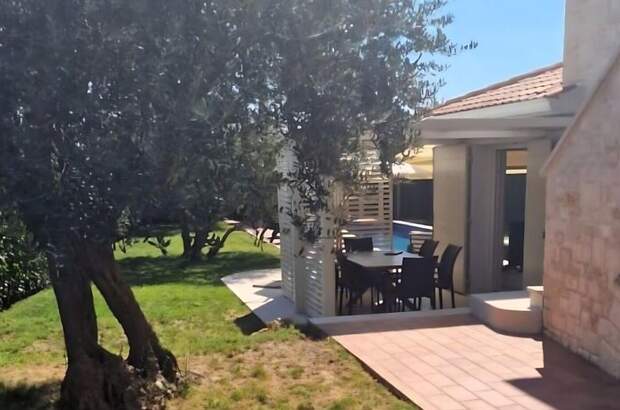 Haus mit Garten kaufen in 52466 Novigrad (Bild 4)