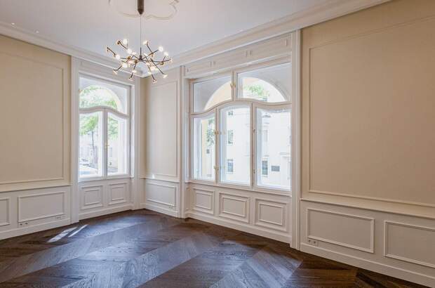 Altbauwohnung mit Balkon kaufen in 1130 Wien (Bild 3)