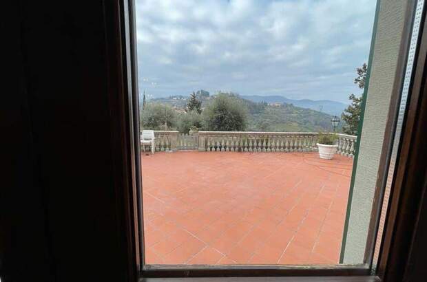 Haus mit Garten kaufen in 590152 Carmignano (Bild 2)