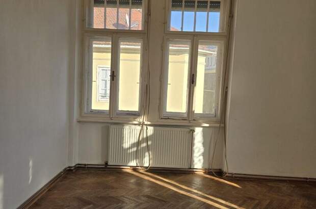 Altbauwohnung mit Balkon mieten in 8010 Graz (Bild 2)
