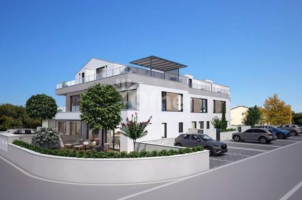 Haus mit Garten kaufen in 52440 Porec (Bild 2)