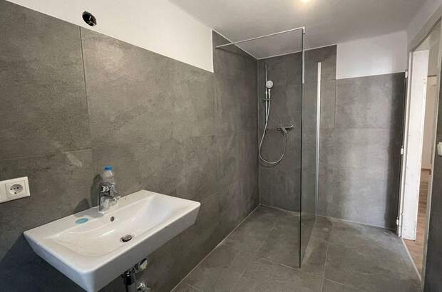 Altbauwohnung mit Balkon mieten in 5020 Salzburg (Bild 2)