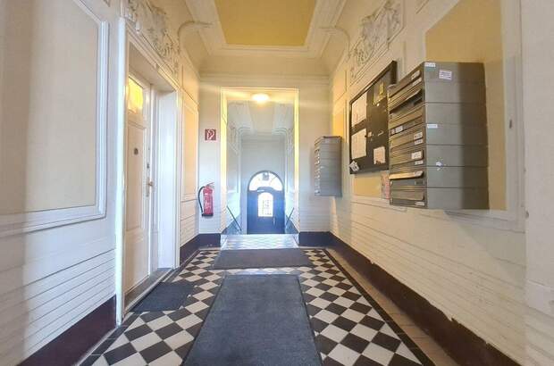 Altbauwohnung kaufen in 1130 Wien (Bild 2)