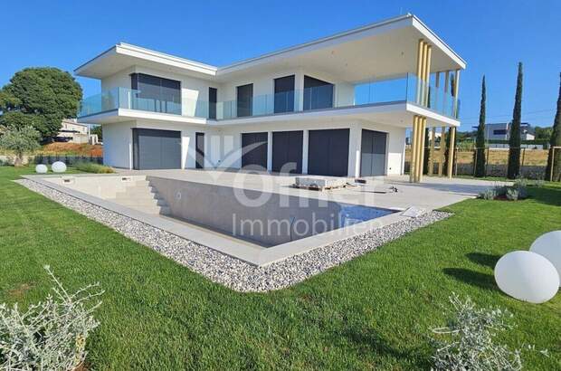 Haus kaufen in 52440 Porec (Bild 1)