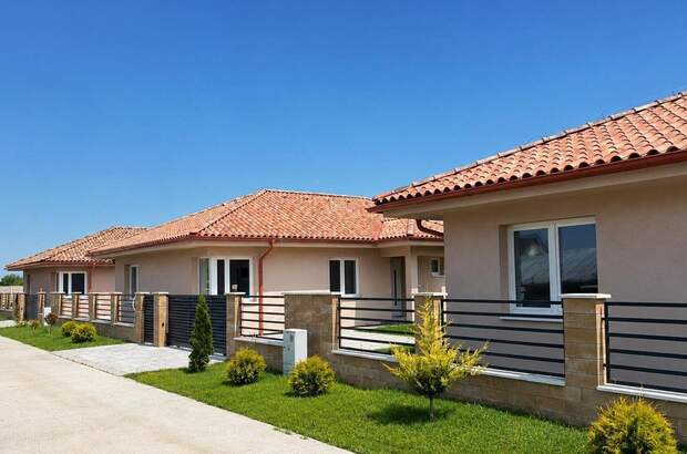 Haus kaufen in 93036 Benkova Potôn (Bild 2)