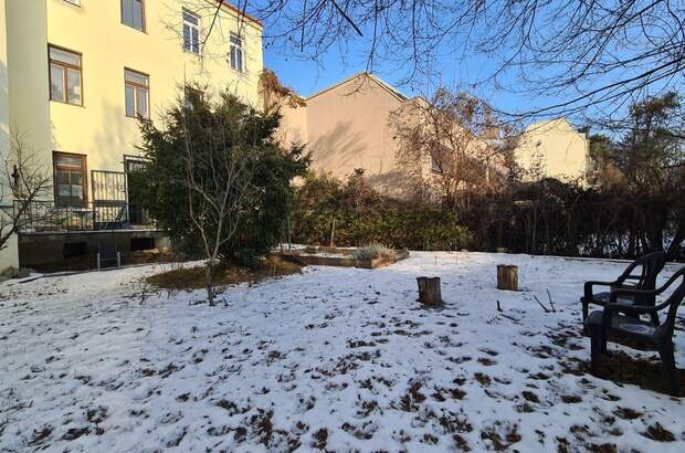 Altbauwohnung mit Balkon kaufen in 1130 Wien (Bild 1)
